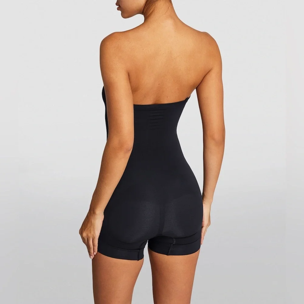 NEW SKIMS Seamless Sculpt Strapless Shorts Bodysuit- Onyx (size M)